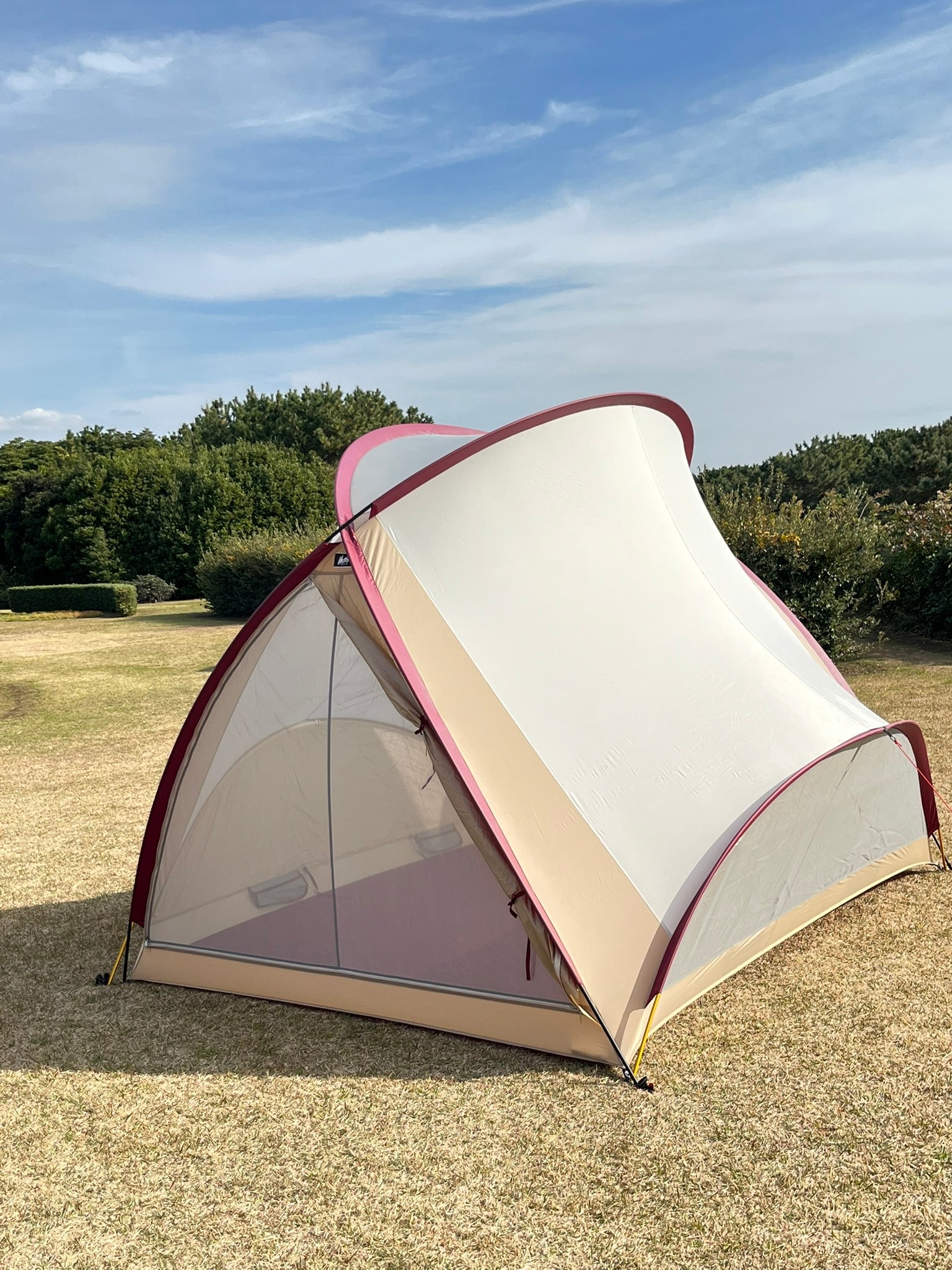 THE ENCORE」構造美と機能性を兼ね備えた、芸術的なシェルターテント